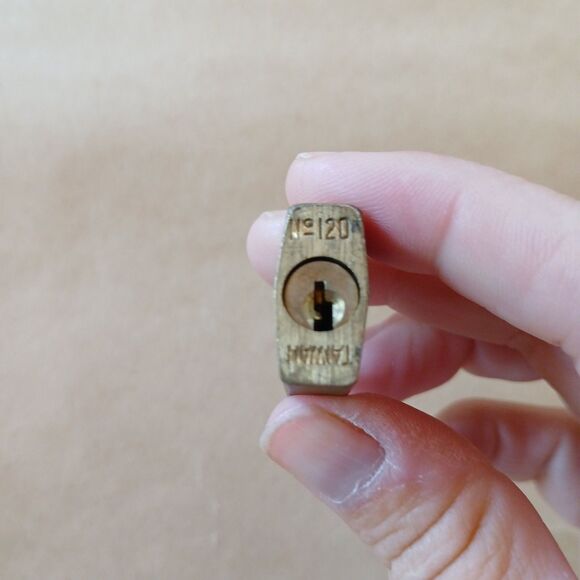 Vintage Master Padlock & Key - Picture 4 of 6